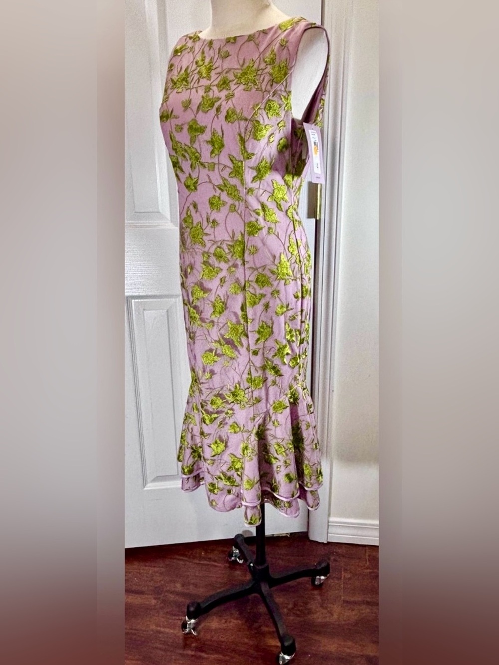 JS Collections Lavender/Green Embroidered Flounce Cocktail Length Dress Size 4
